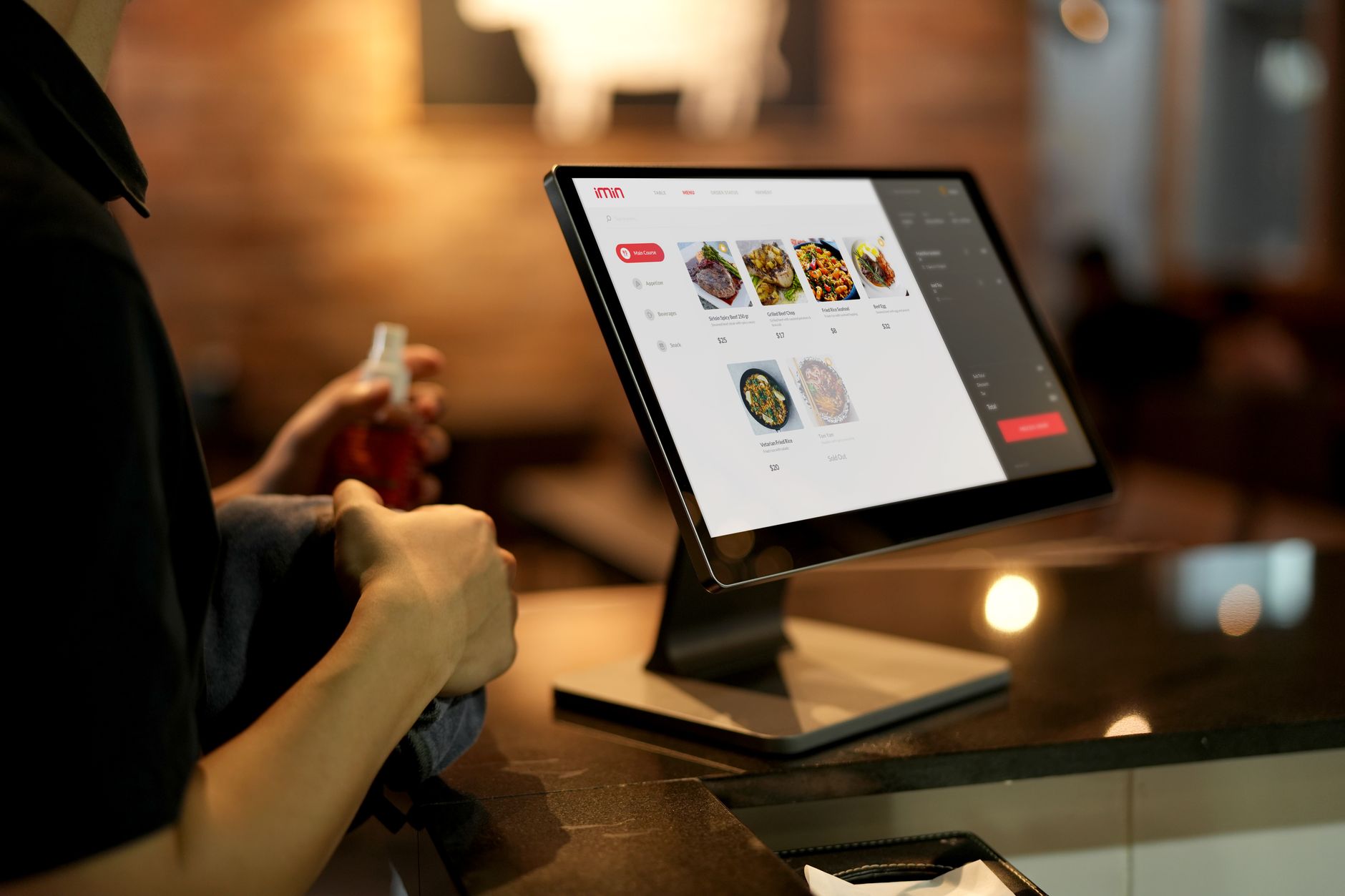How Restaurant Technology Is Transforming the UK Dining Experience in 2023